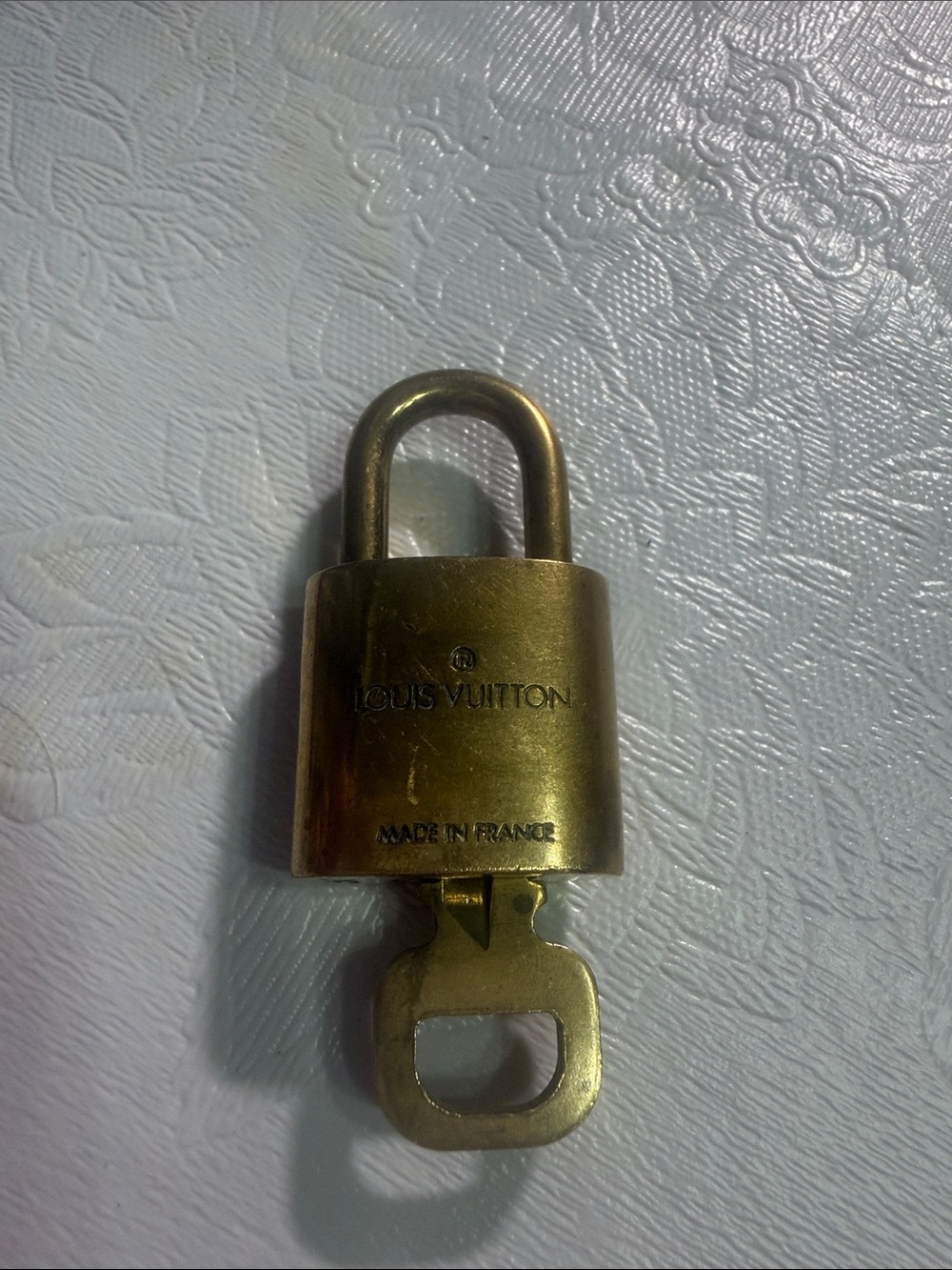 Louis Vuitton luggage tag set and gold lock and key #308 - Picture 9 of 11